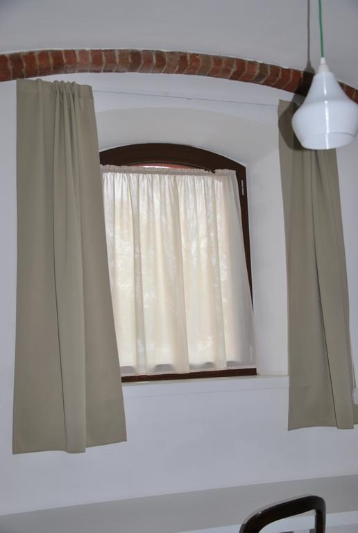 Agriturismo Mascudiera Fiorenzuola dʼArda Værelse billede